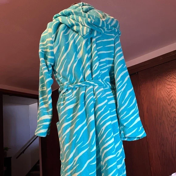 NWOT Women’s Teal Animal Print Joe Boxer Robe - Size Large - Picture 3 of 5